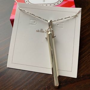 Stella & Dot Rebel Pendant Necklace- Silver